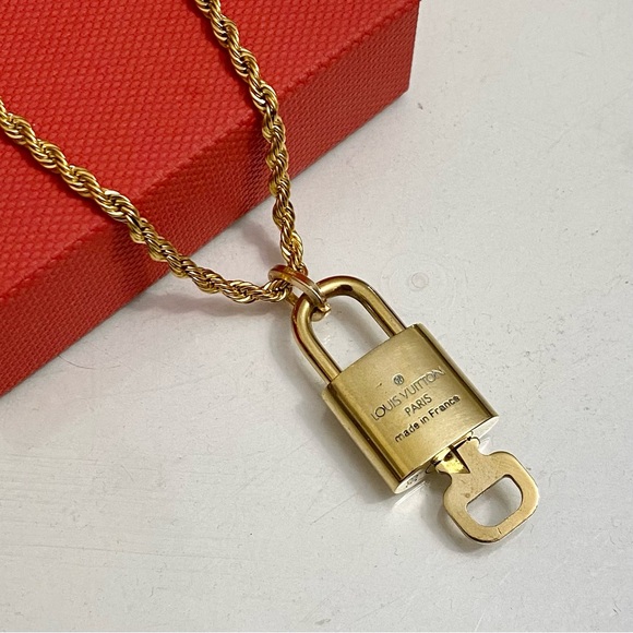 LOUIS VUITTON Lock and key 🔐 on Gold Tone Necklace #313 - Picture 3 of 12